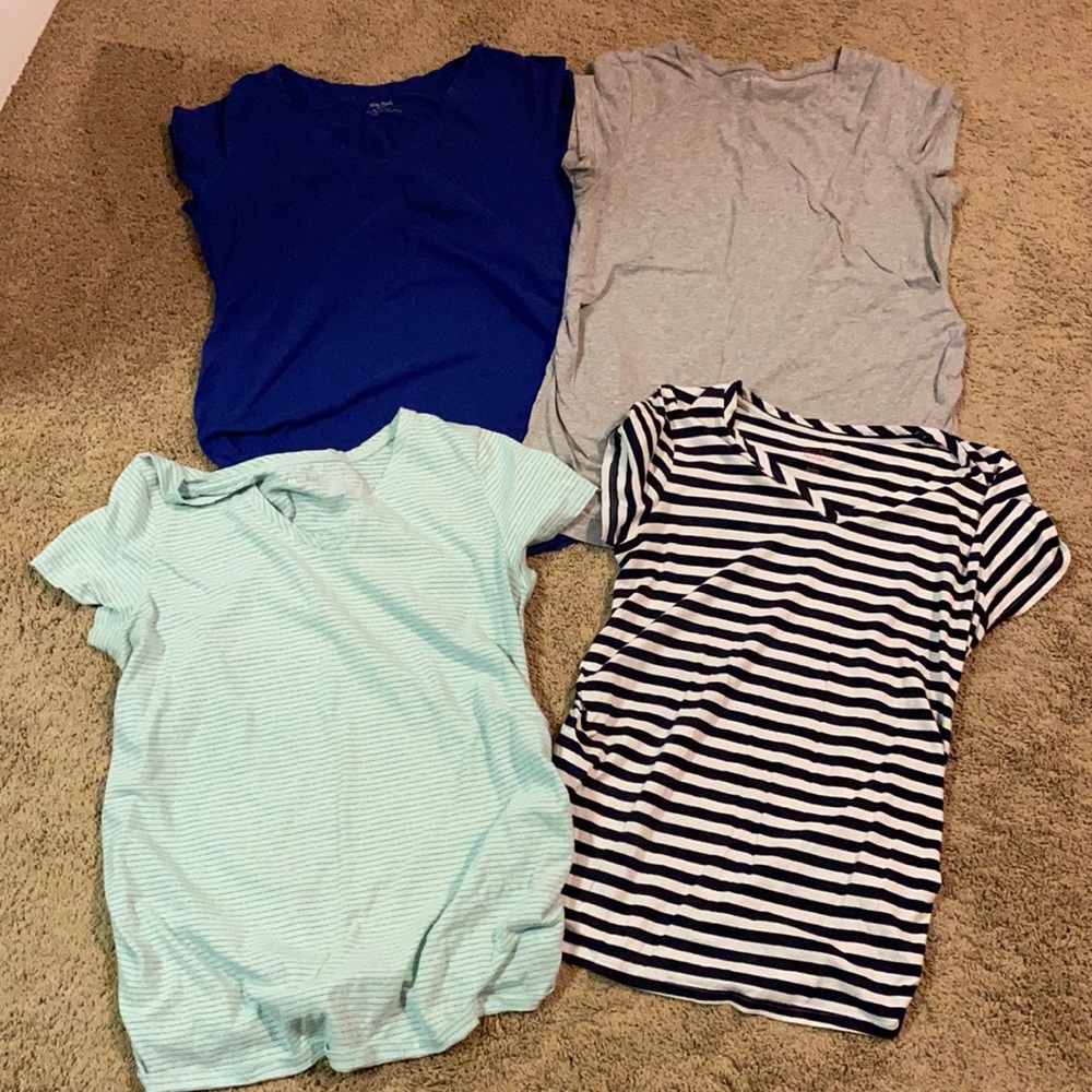 Maternity basic tshirt lot